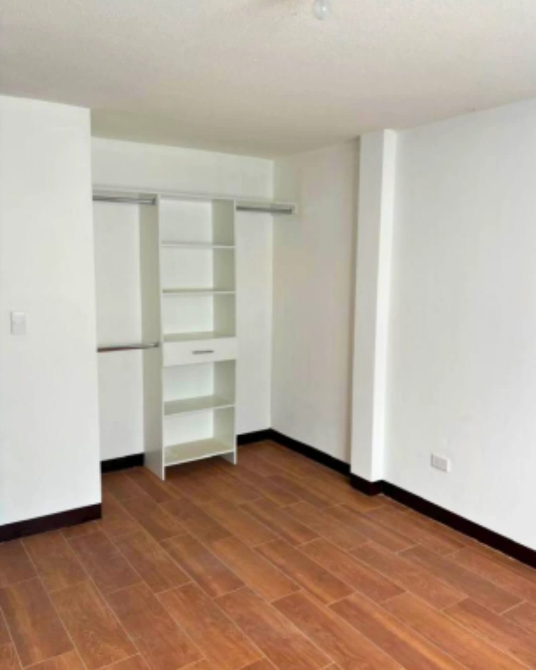 APARTAMENTO EN RENTA ZONA 12 PARA ESTRENAR — foto 2 de 7