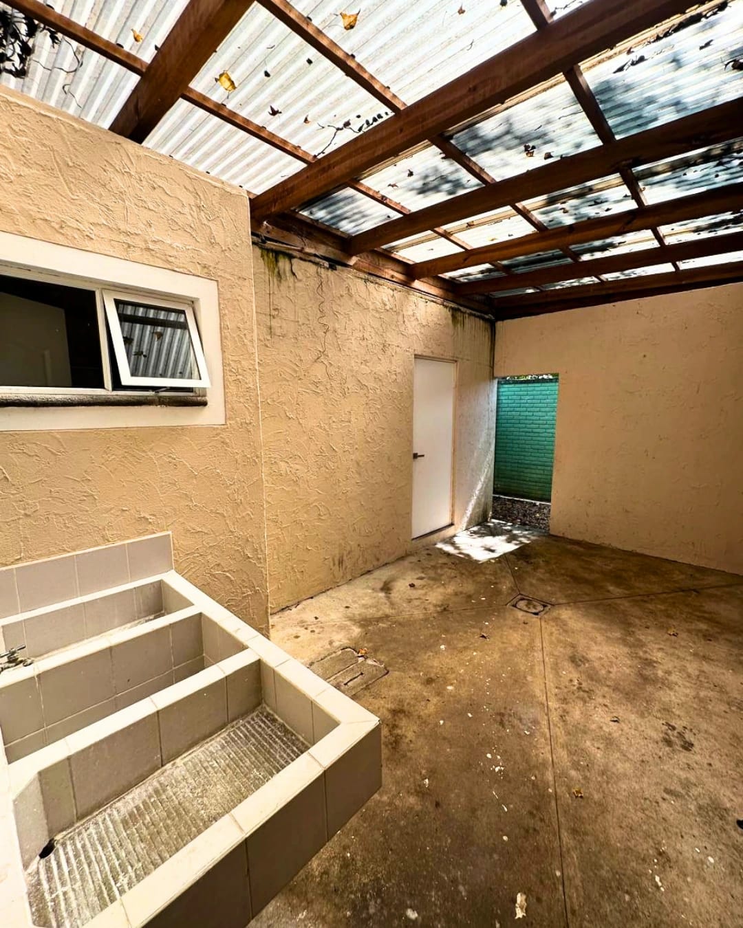 CASA EN RENTA EN CAES KM 23.5 DE UN NIVEL Y AMPLIO JARDIN — foto 6 de 14