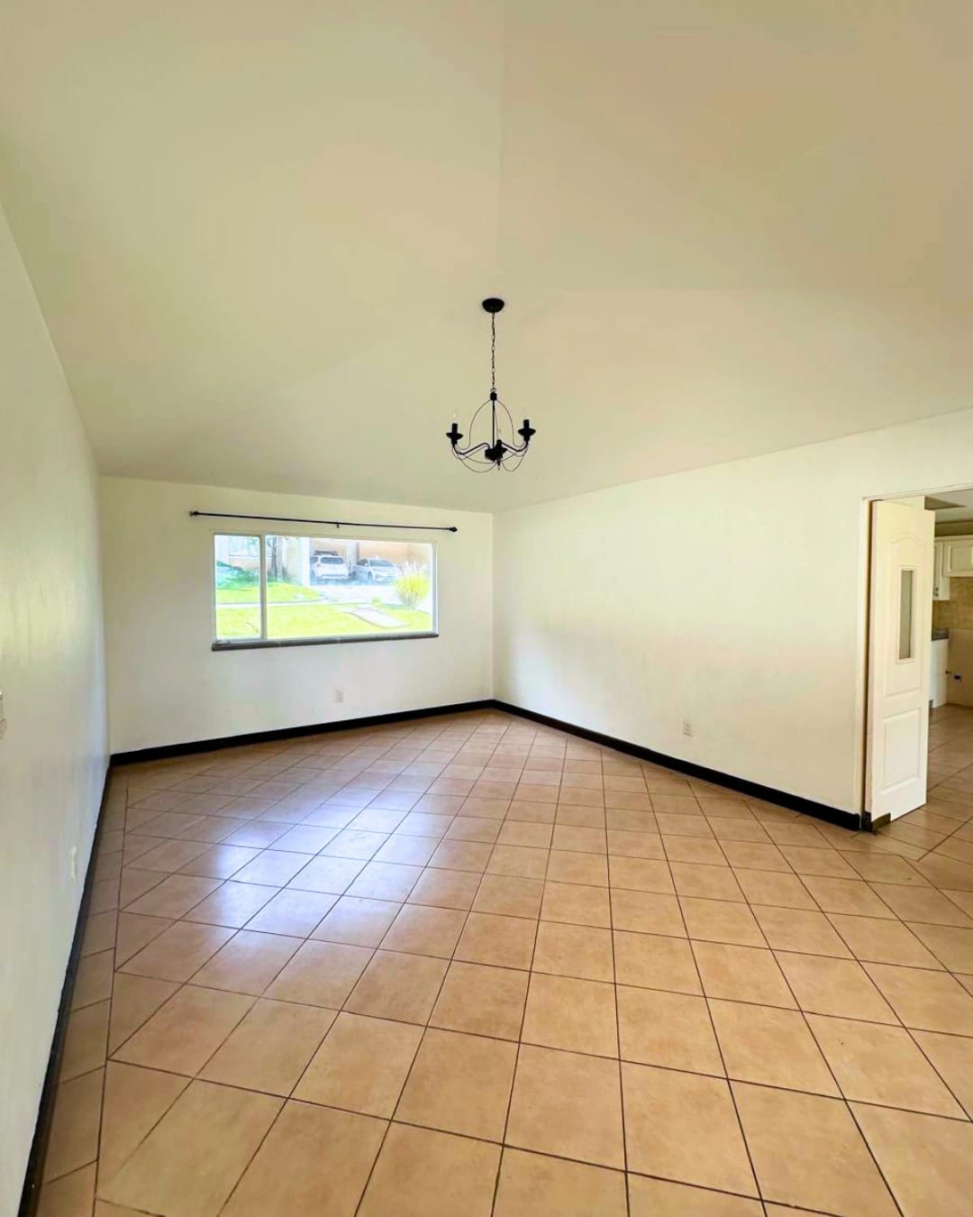 CASA EN RENTA EN CAES KM 23.5 DE UN NIVEL Y AMPLIO JARDIN — foto 8 de 14