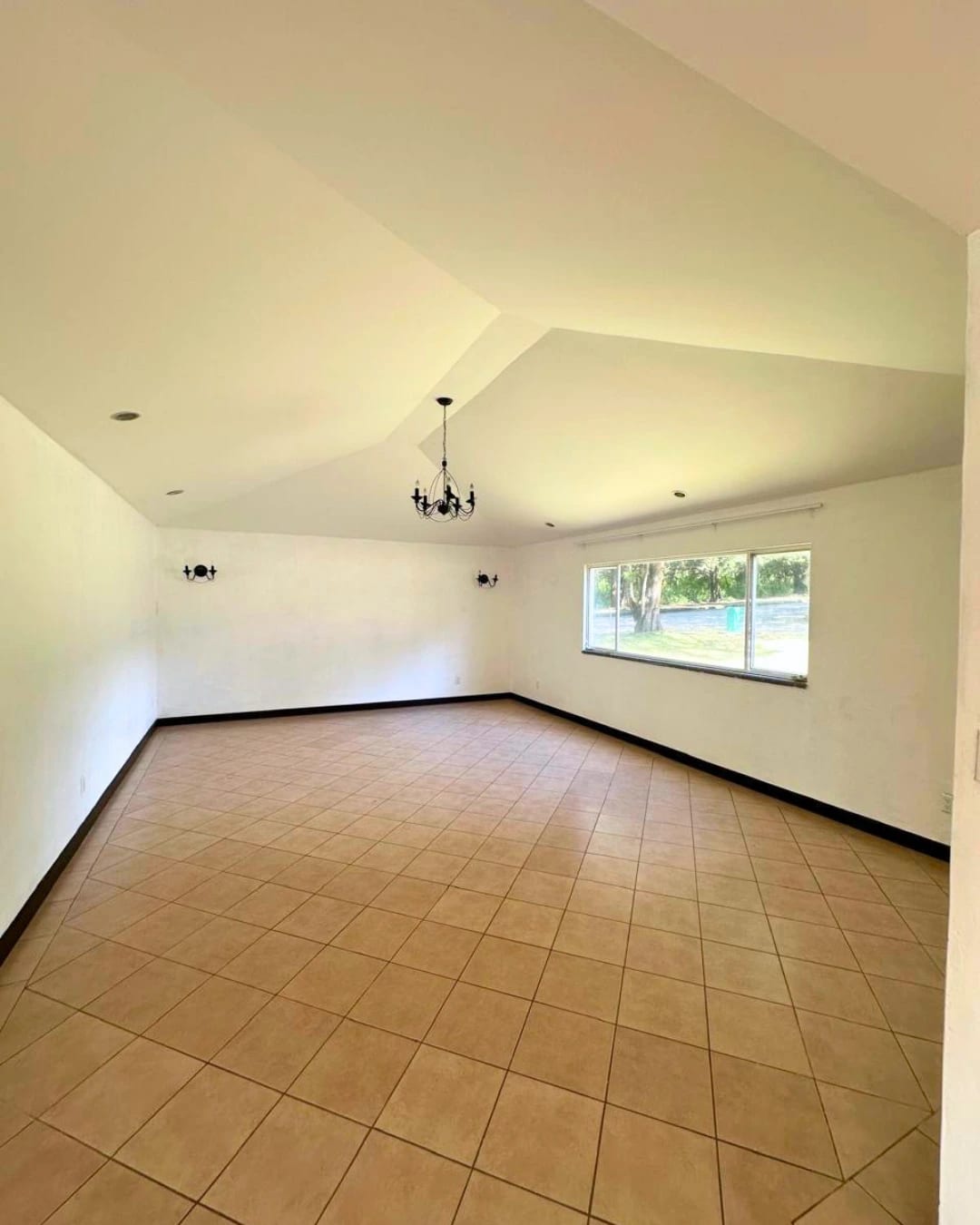 CASA EN RENTA EN CAES KM 23.5 DE UN NIVEL Y AMPLIO JARDIN — foto 13 de 14