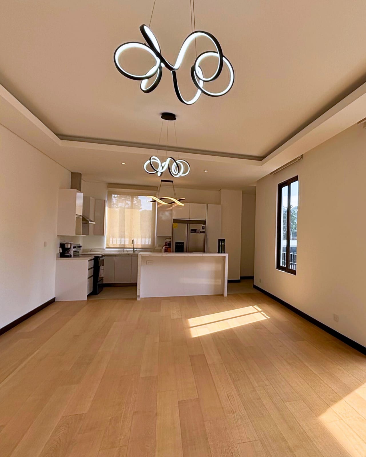 APARTAMENTO EN RENTA ZONA 16 NOGALES CAYALA PARA ESTRENAR — foto 1 de 16