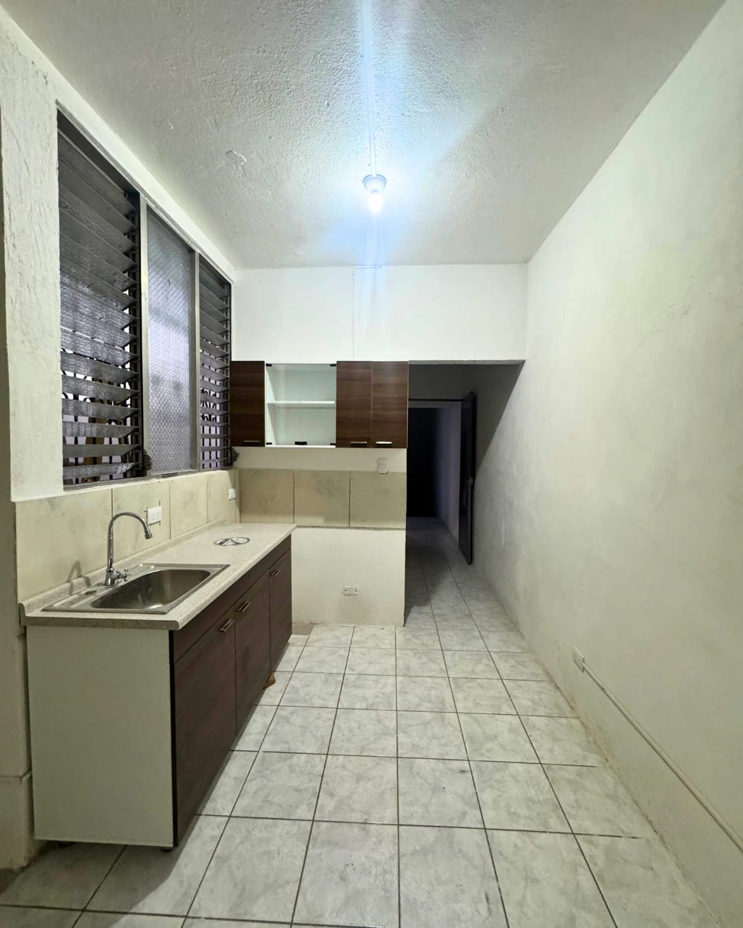 CASA EN VENTA EN ZONA 6 PARA USO COMERCIAL FRENTE A LA PARADA DEL TRANSMETRO — foto 12 de 12