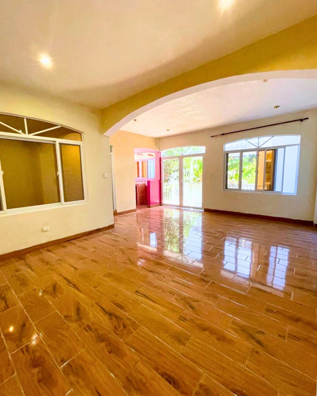 APARTAMENTOS EN RENTA ZONA 12 DENTRO DE GARITA — foto 1 de 6