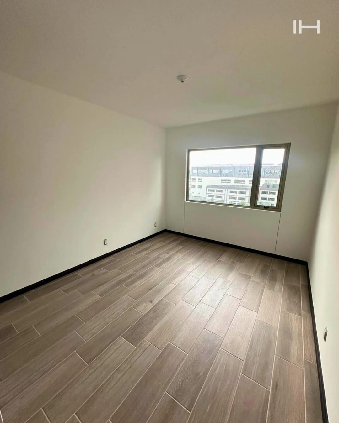 APARTAMENTO EN RENTA EN ZONA 14 EN NIVEL ALTO — foto 3 de 10