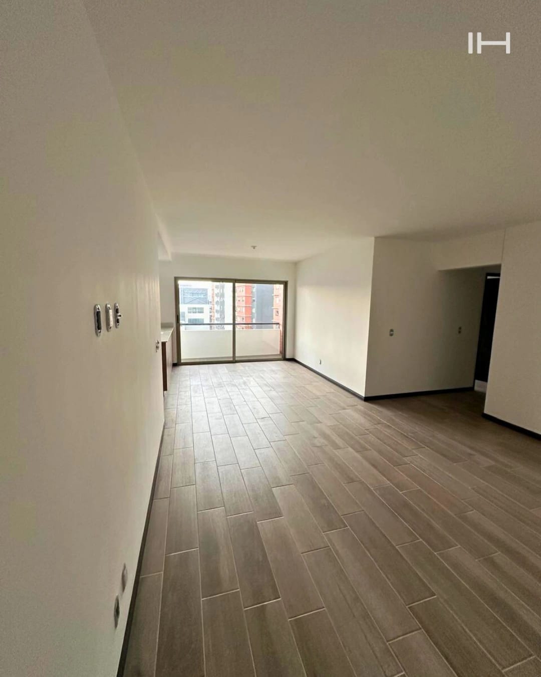 APARTAMENTO EN RENTA EN ZONA 14 EN NIVEL ALTO — foto 5 de 10