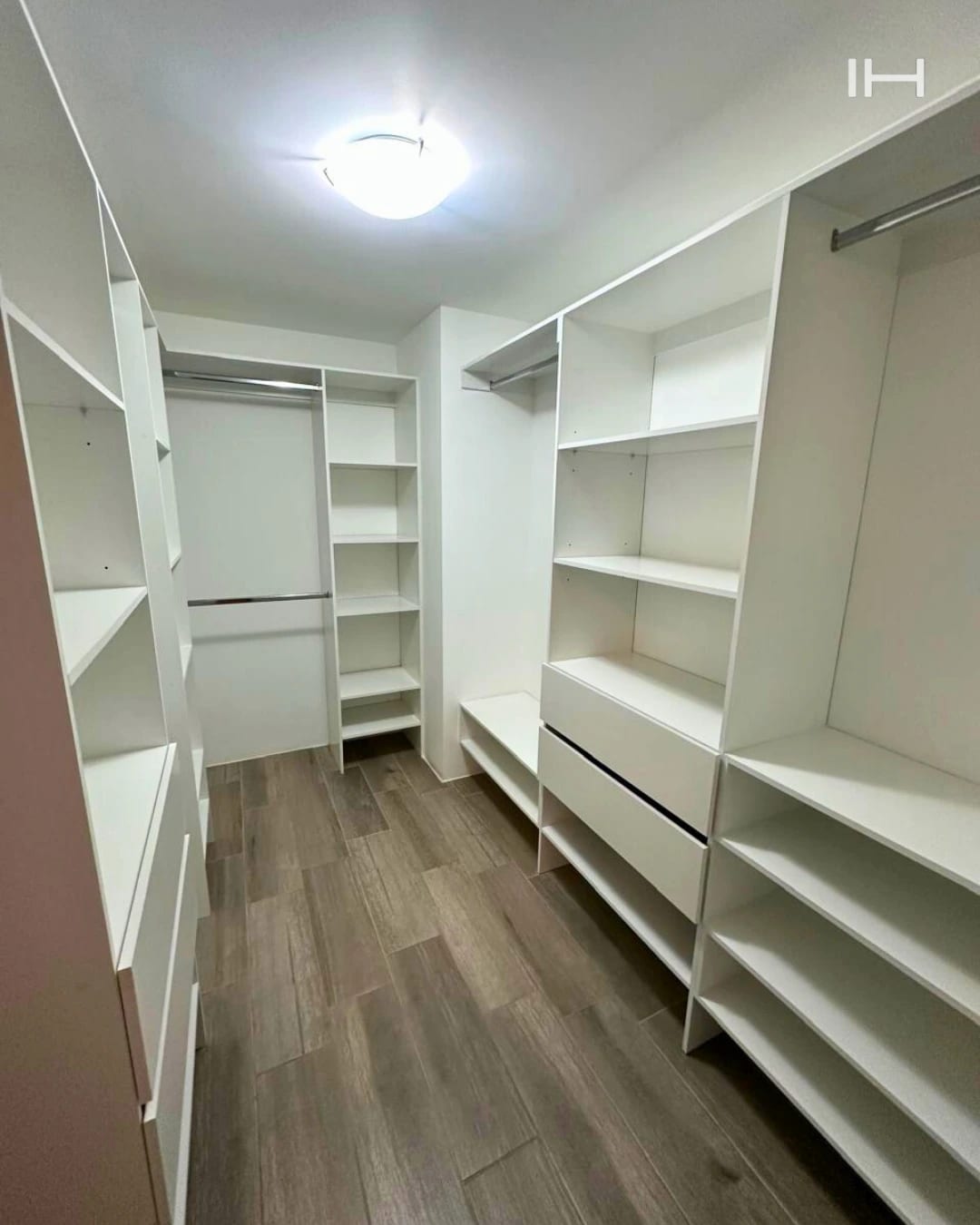 APARTAMENTO EN RENTA EN ZONA 14 EN NIVEL ALTO — foto 6 de 10