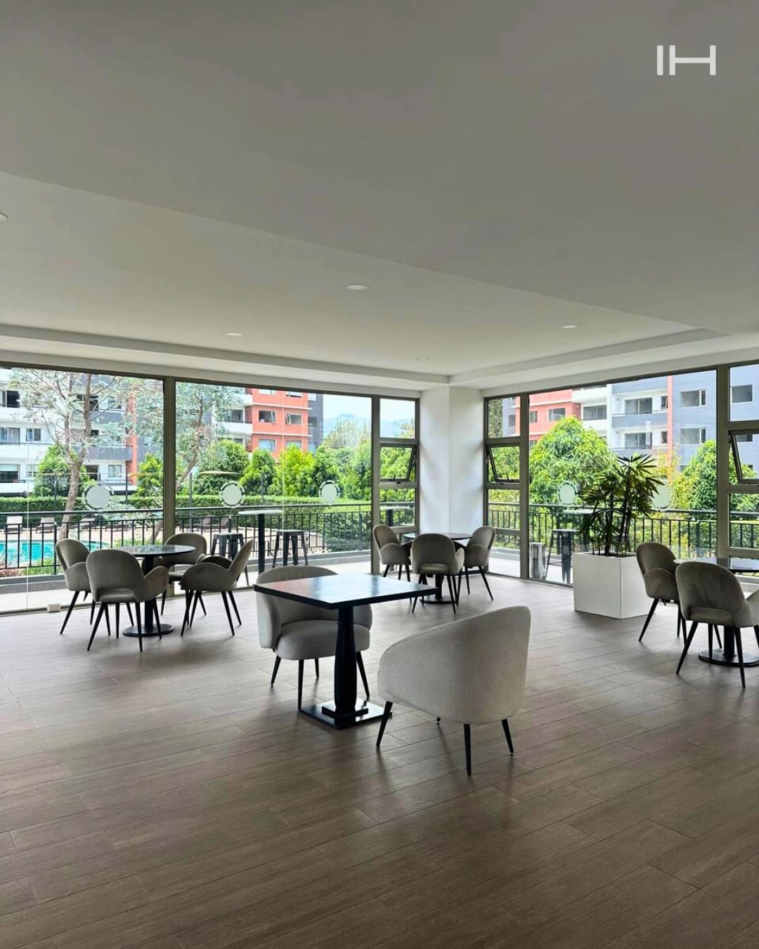 APARTAMENTO EN RENTA EN ZONA 14 EN NIVEL ALTO — foto 8 de 10