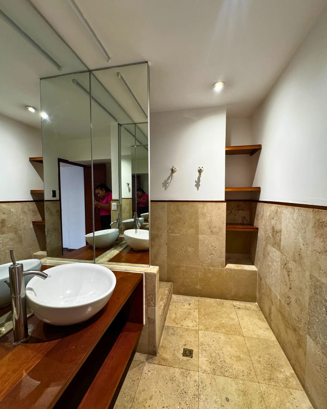 APARTAMENTO EN RENTA EN ZONA 13 AMUEBLADO — foto 2 de 10