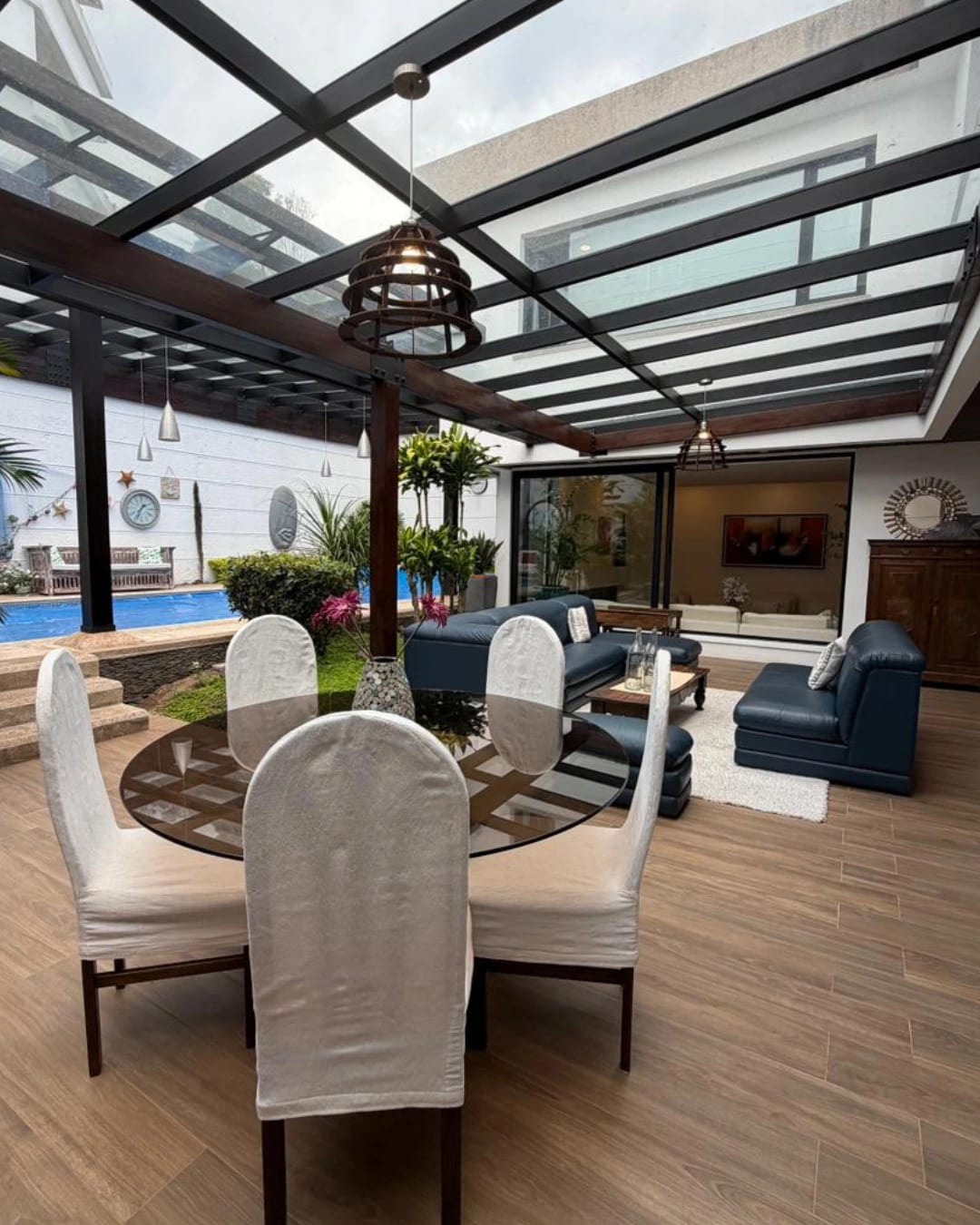 CASA EN VENTA EN ZONA 15 VH1 CON PISCINA — foto 1 de 12