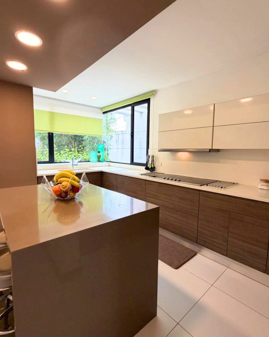 CASA EN VENTA EN ZONA 15 VH1 CON PISCINA — foto 2 de 12