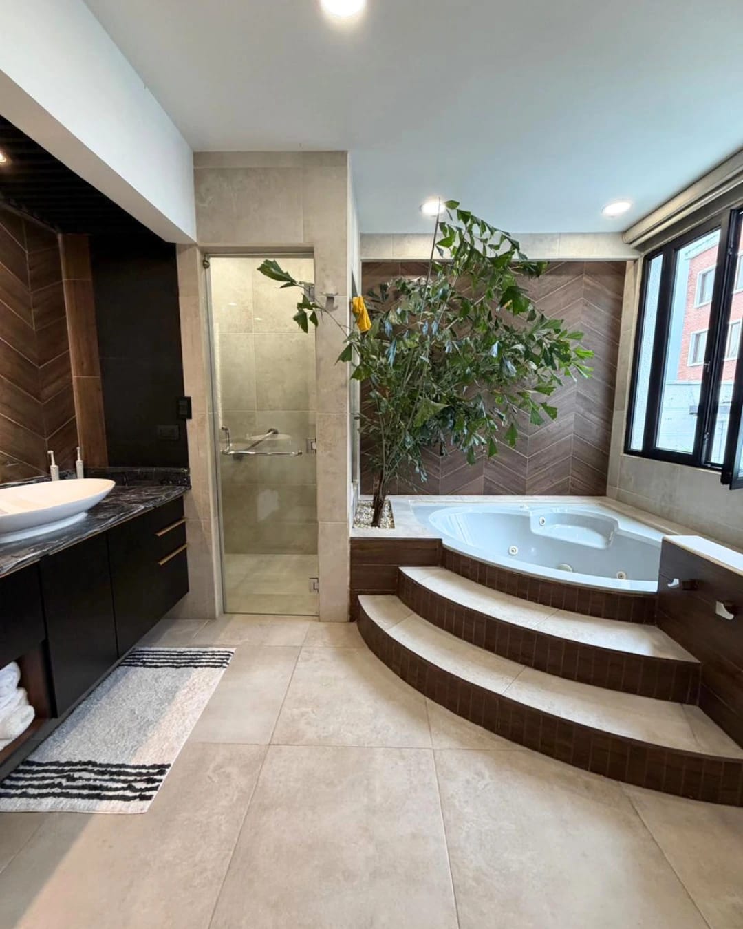 CASA EN VENTA EN ZONA 15 VH1 CON PISCINA — foto 10 de 12