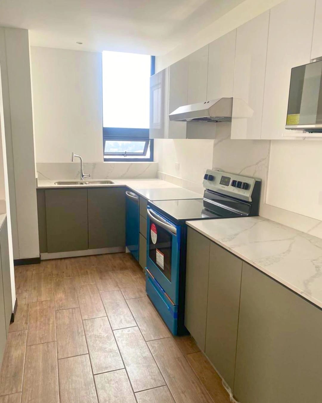APARTAMENTO EN RENTA ZONA 13 AURÉ — foto 1 de 10