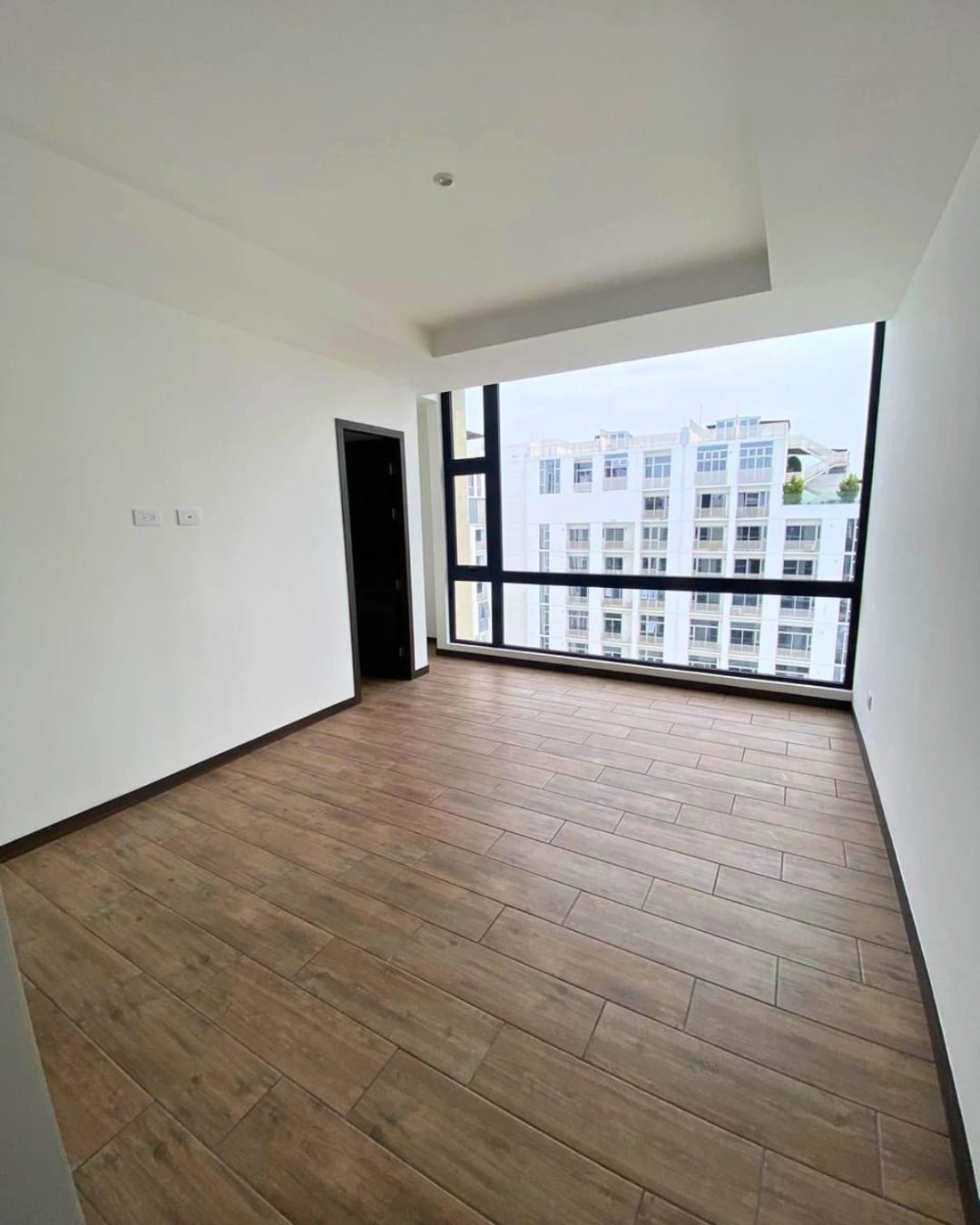 APARTAMENTO EN RENTA ZONA 13 AURÉ — foto 2 de 10