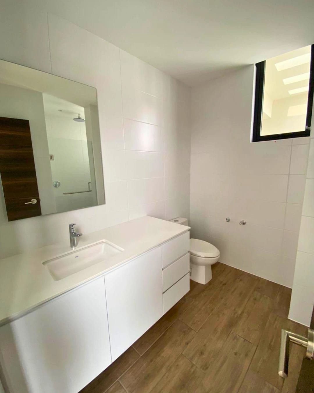 APARTAMENTO EN RENTA ZONA 13 AURÉ — foto 5 de 10