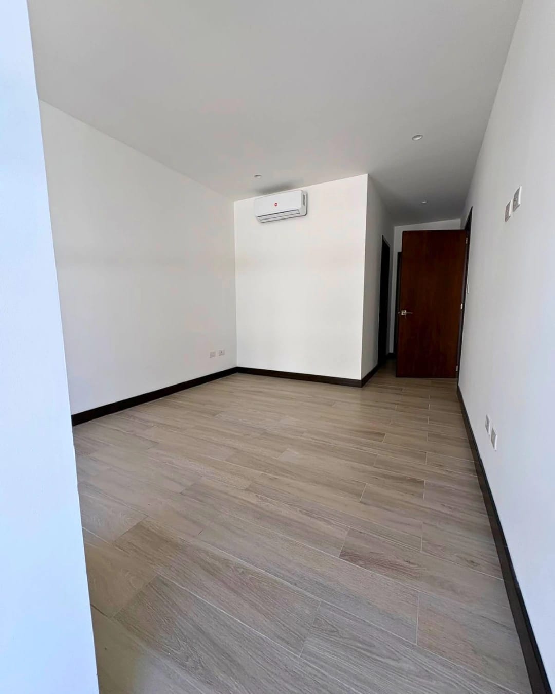 APARTAMENTO EN VENTA -ZONA 13- PARA ESTRENAR- — foto 5 de 10