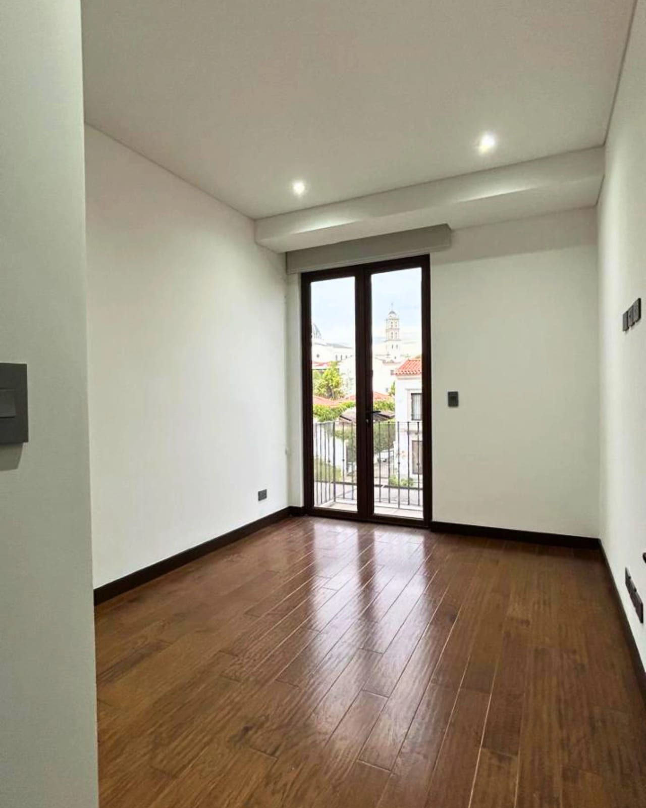 APARTAMENTO EN RENTA ZONA 16 MAGNOLIAS DE CAYALÁ — foto 2 de 10