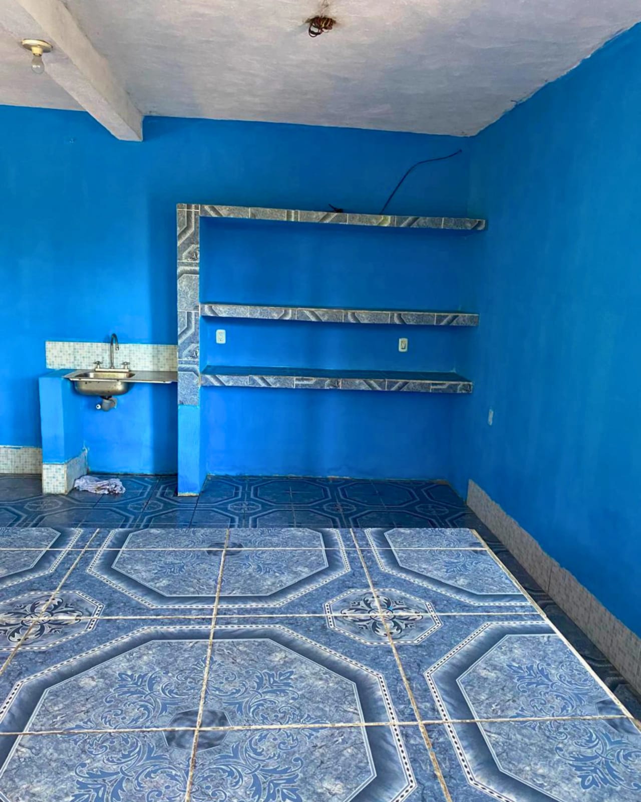 TERRENO EN VENTA PUERTO SAN JOSE A ORILLA DE CALLE PRINCIPAL — foto 2 de 10