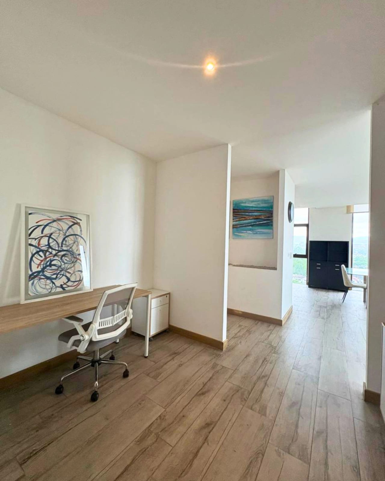 APARTAMENTO EN RENTA ZONA 16 FRENTE A CAYALA AMUEBLADO — foto 2 de 10
