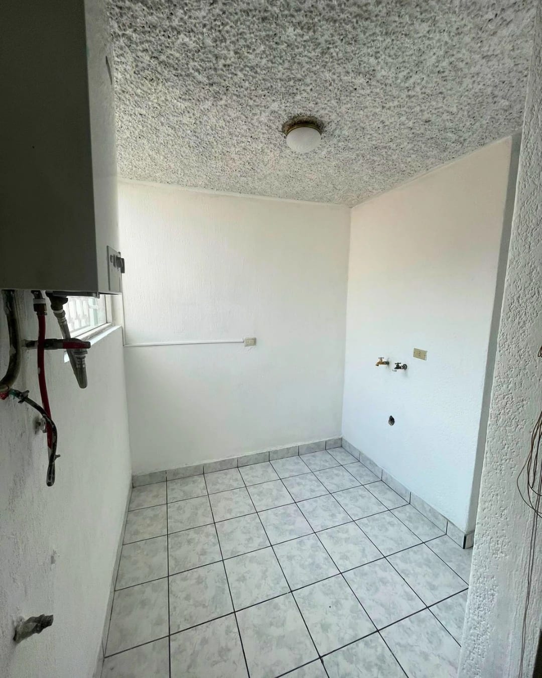 CASA EN RENTA EN ZONA 12 IDEAL PARA OFICINAS — foto 8 de 10