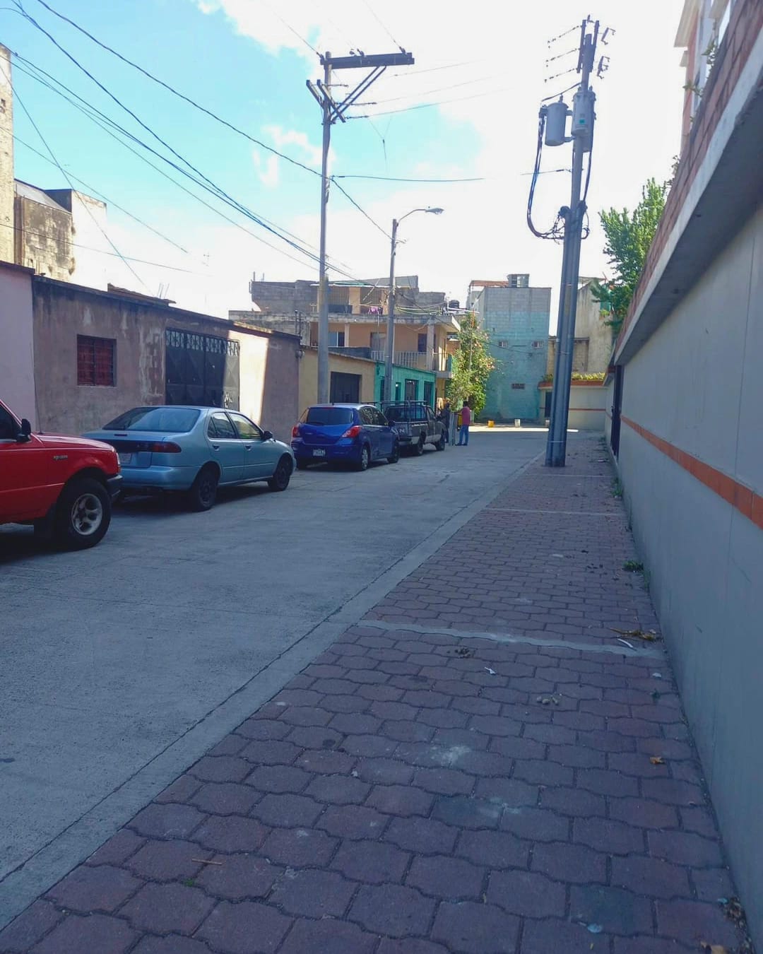 CASA EN VENTA EN ZONA 1 CON EXCELENTE UBICACIÓN, CERCA DEL CERRITO DEL CARMEN — foto 3 de 4