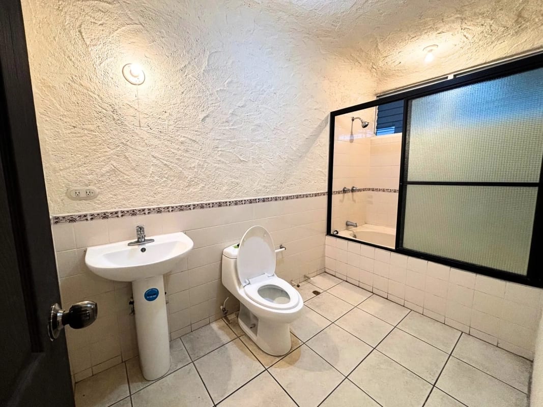 CASA EN VENTA ARRAZOLA 2 IDEAL PARA INVERSIONISTAS — foto 7 de 12