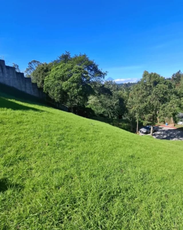 TERRENO DE ESQUINA EN VENTA, CARRETERA A EL SALVADOR, LA FLORESTA — foto 1 de 6